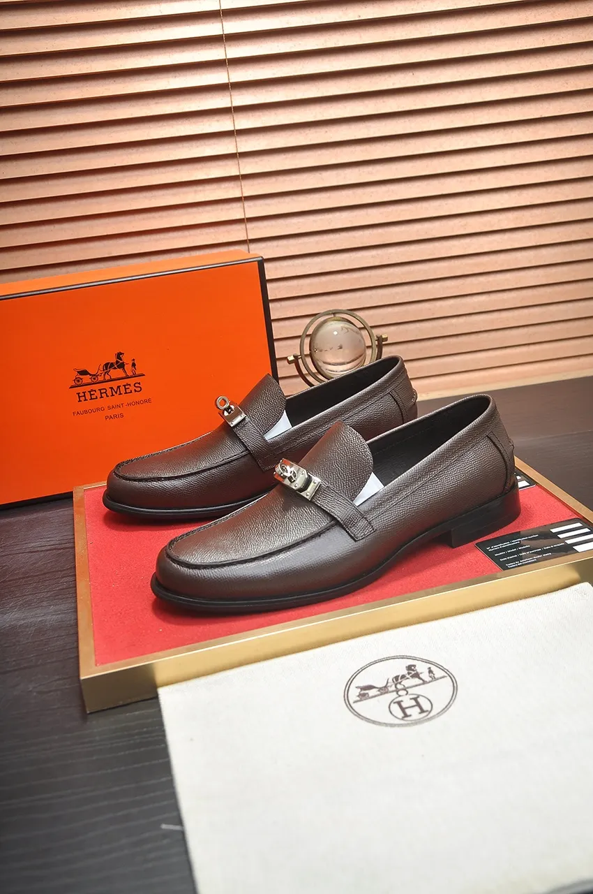 Men's shoes💰540💶[HERMES] (cowhide lining)🍀Italian top luxury🍀He does not pursue novel styles and gorgeous colors, but attracts the favor of successful men with his flawless, elegant and classic style. Formal leather shoes This very comfortable, simple and stable style allows you to easily match any style! The pattern is absolutely 1:1 refined from the original case, and we strive for excellence in materials, imported cowhide + cowhide lining💪💪💪extraordinary texture👍! .Code number: 38-45 (45 customized)